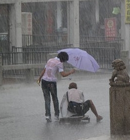 女人梦见自己被雨淋湿了周公解梦